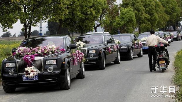 温州豪华婚车队"叫板"上海车展 26辆豪车估价亿元-豪车,上海车展,婚车